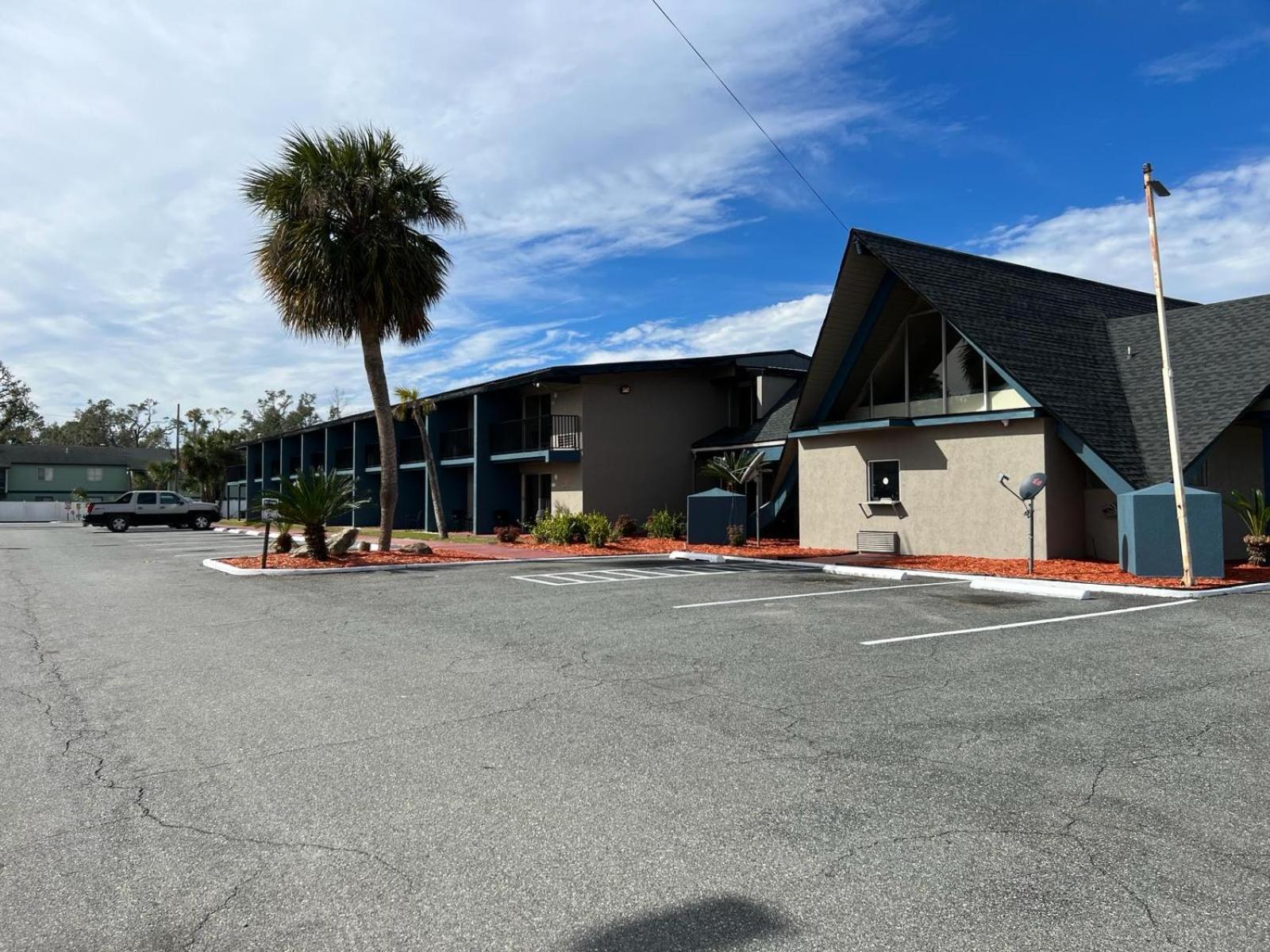 Regency Inn Perry Eksteriør billede